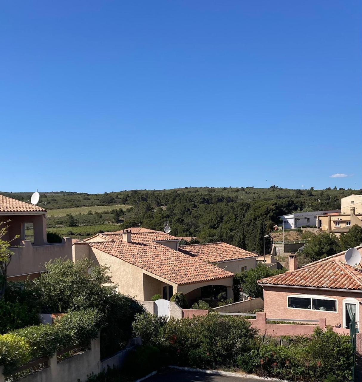 Stylish Studio Close To Beach In Residence With Pool Narbonne Ngoại thất bức ảnh